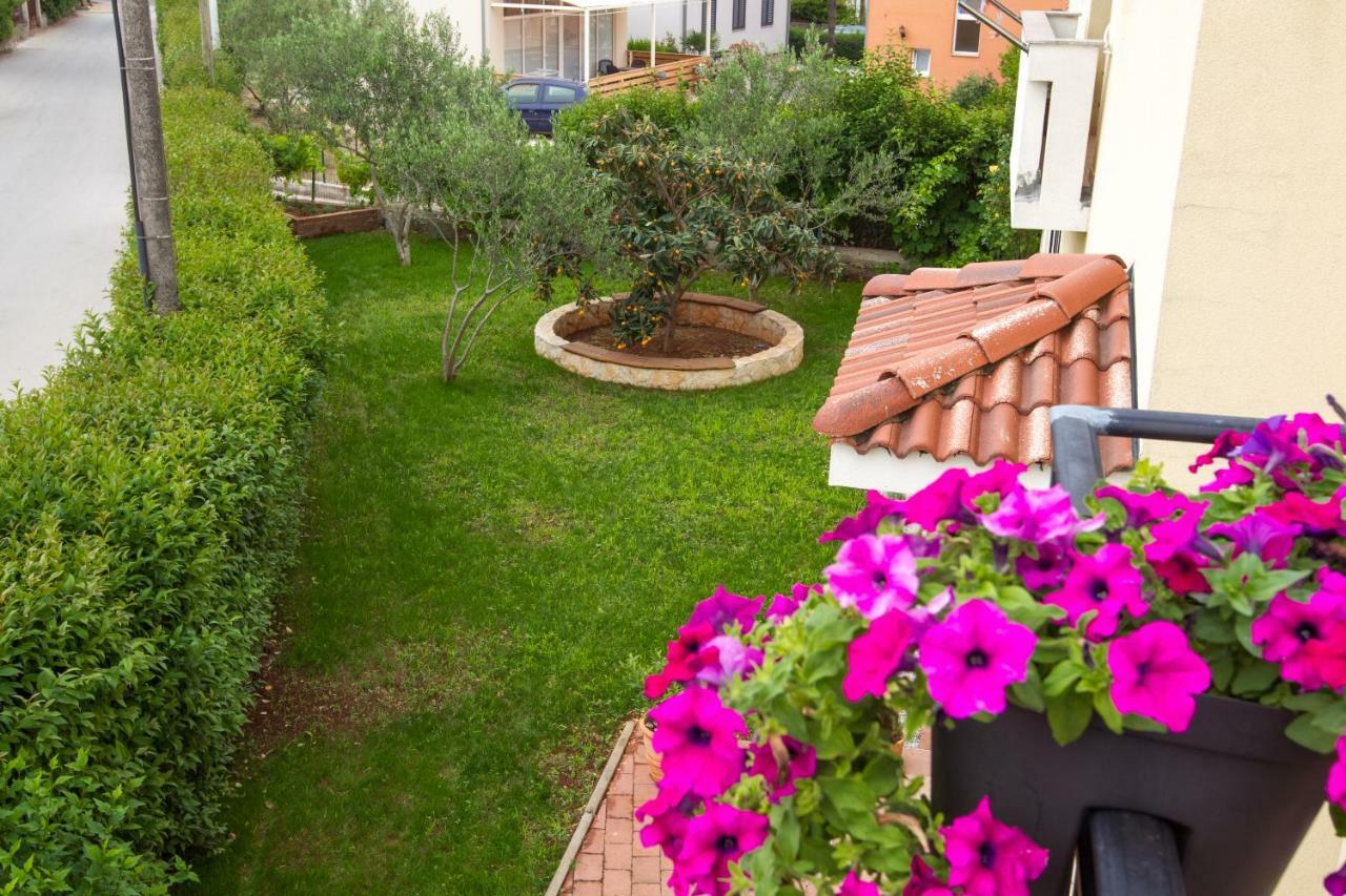 Apartments Emma Biograd Na Moru Exterior photo