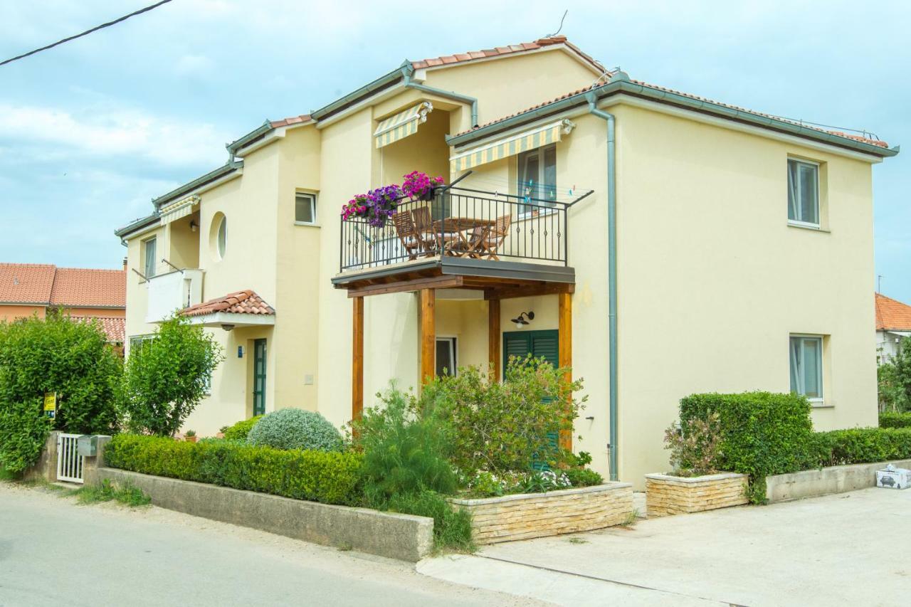 Apartments Emma Biograd Na Moru Exterior photo