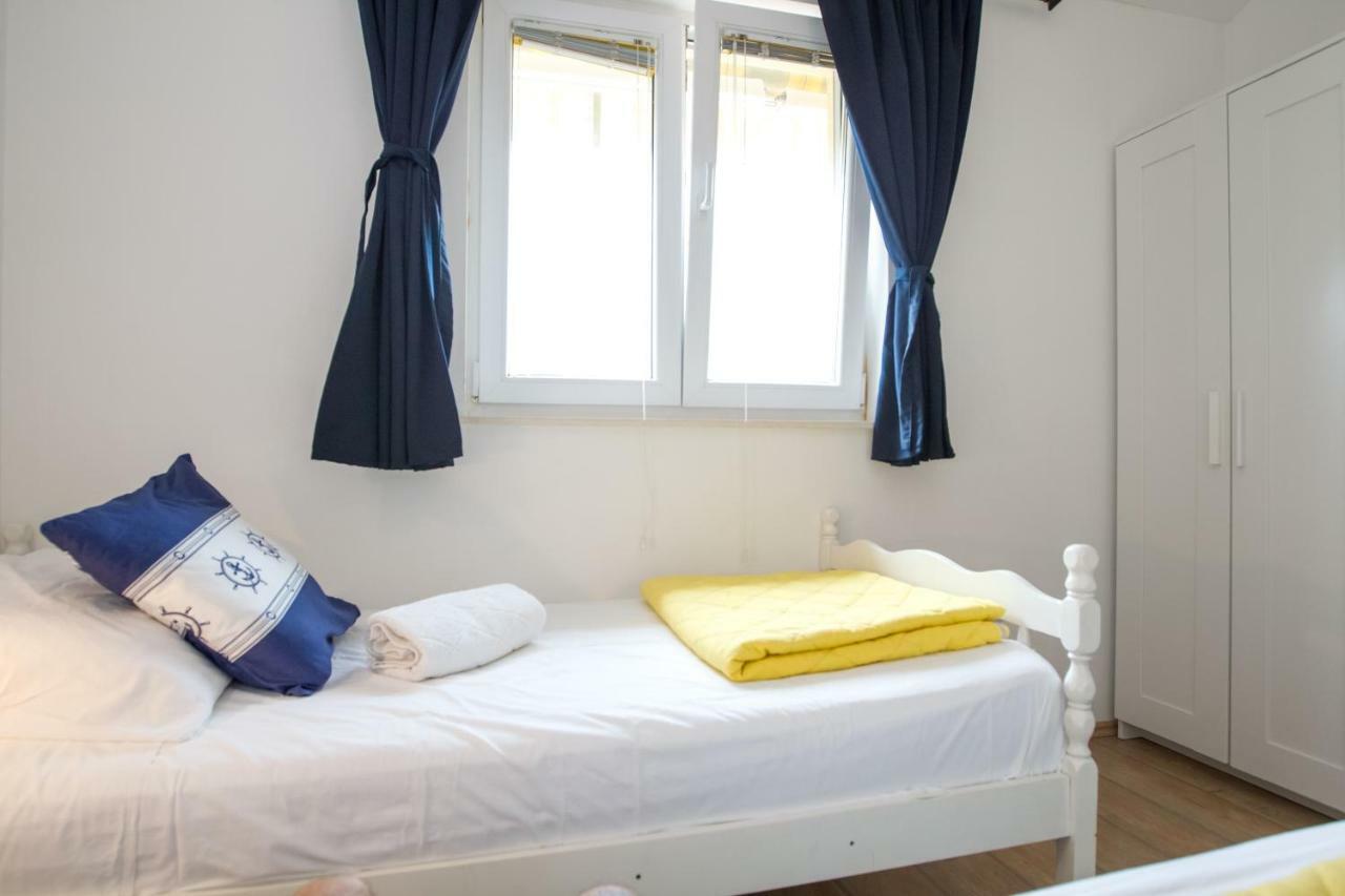 Apartments Emma Biograd Na Moru Exterior photo